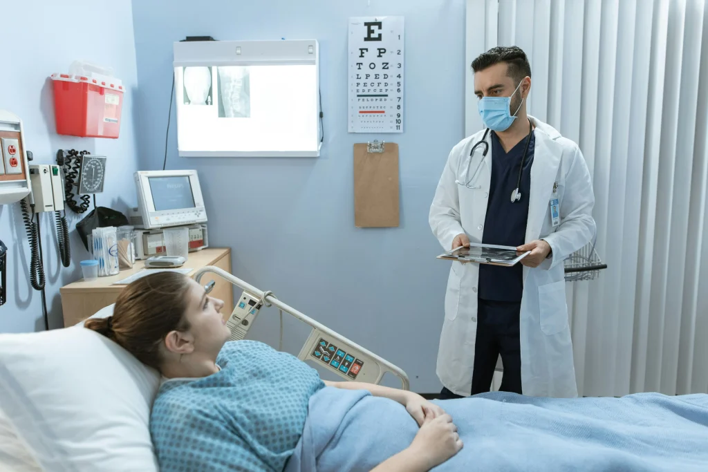 Centre de soins de santé au Portugal avec personnel médical. 
