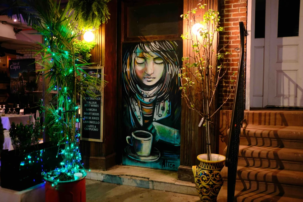 Picture of 20+ Romantic Backyard Garden Ideas for a Dreamy Outdoor Space