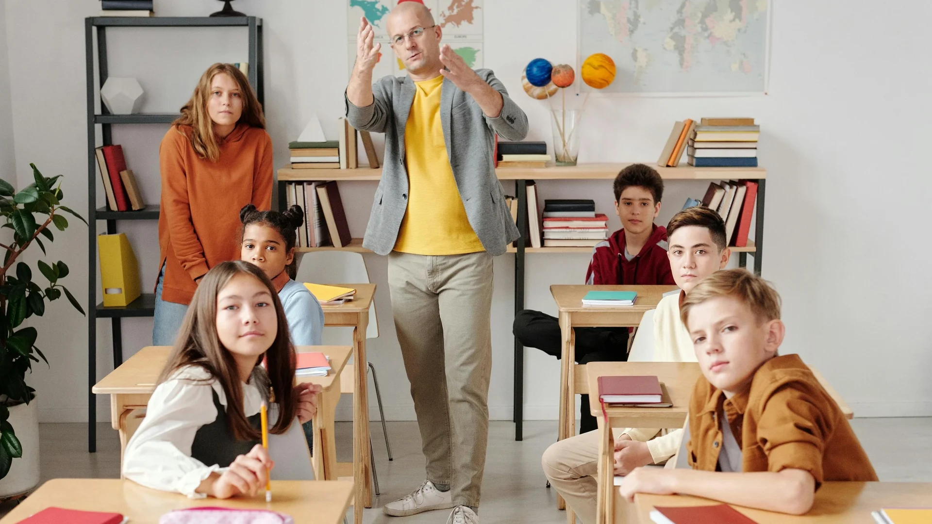 Schools in China-expatis-classroom with children looking at the camera