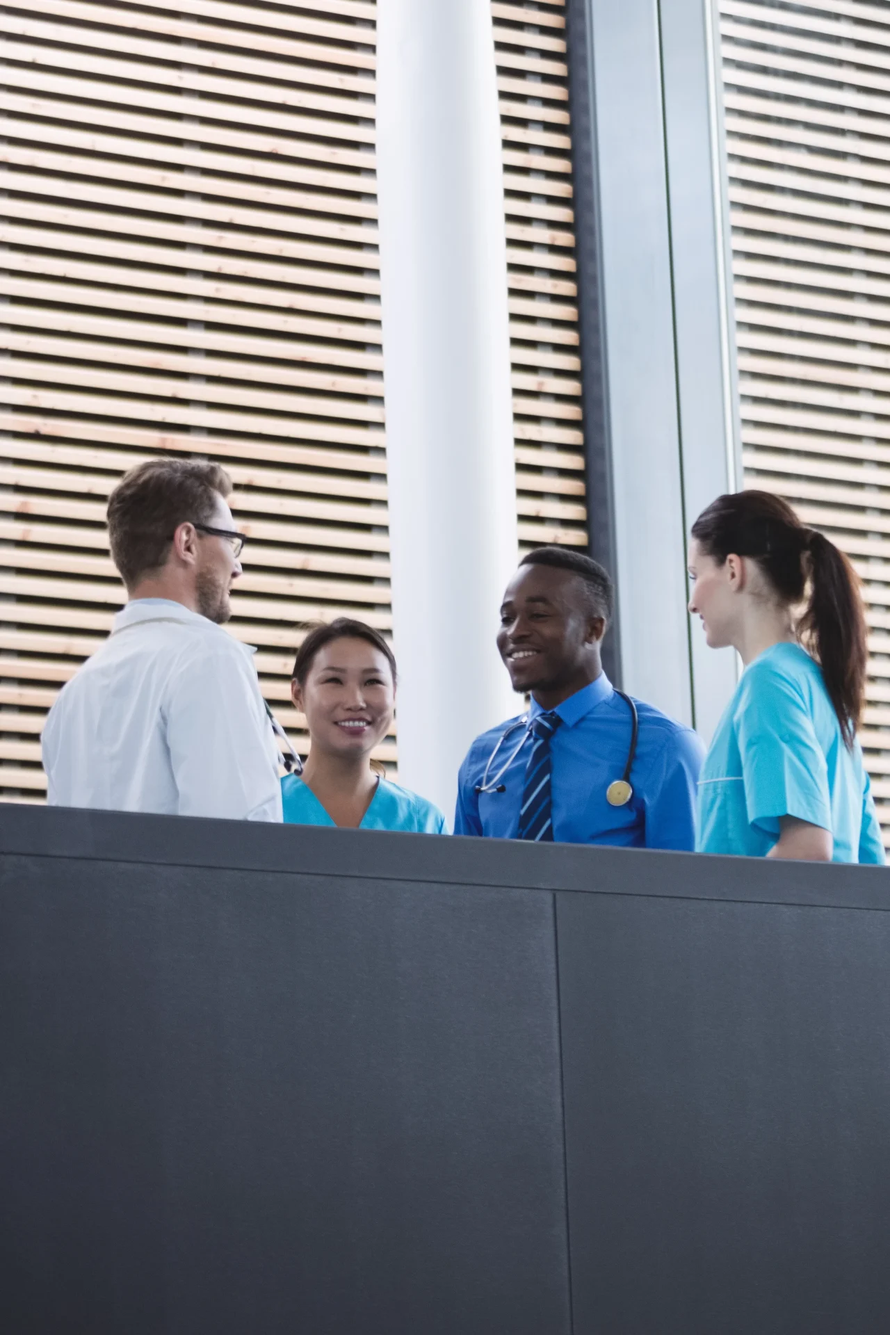 Personnel médical dans un hôpital autrichien moderne.

